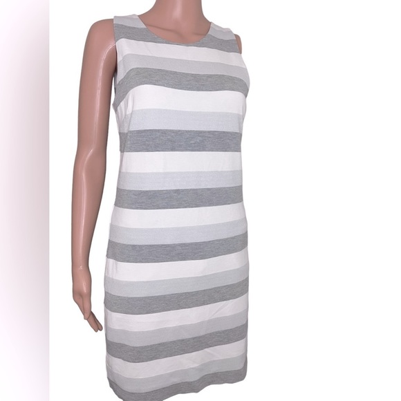Banana Republic Dresses & Skirts - BANANA Republic Color Blocked Sleeveless Dress